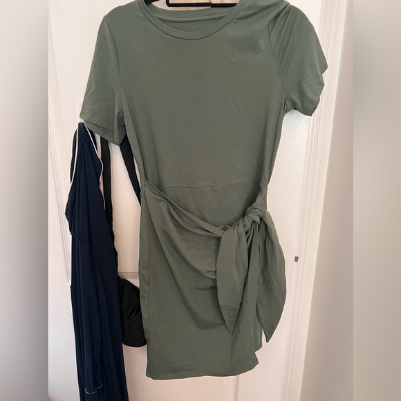 Tie Wrap Dress - Picture 4 of 5